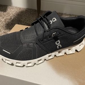 Womens On Cloud Size 7